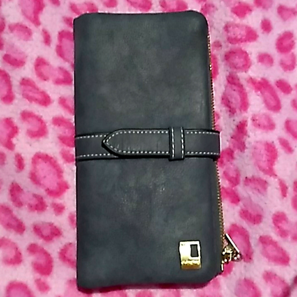 Small clutch wallet